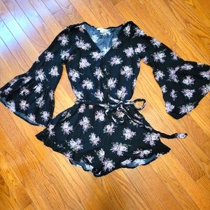 ❤️ American Eagle Romper💙